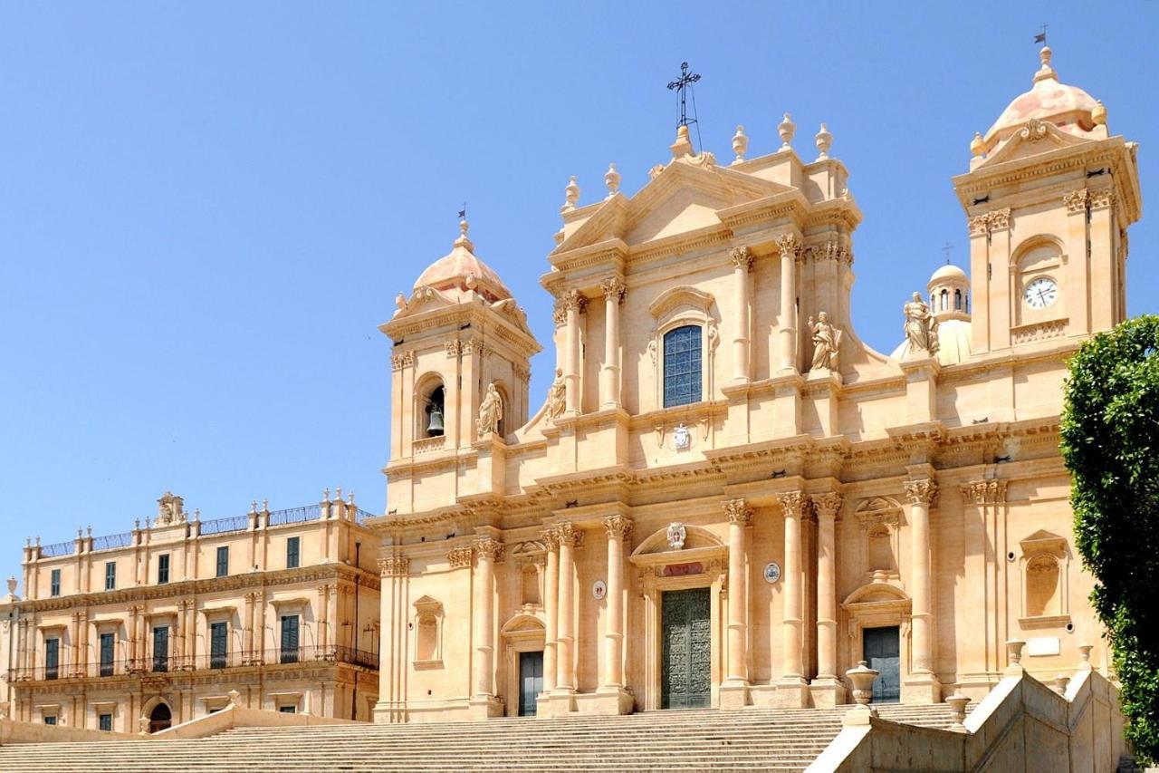 Landolina Palace Hotel Noto Exterior foto